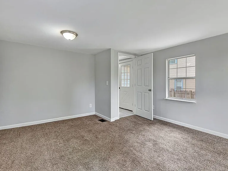6312 Bedford St — Photo 11