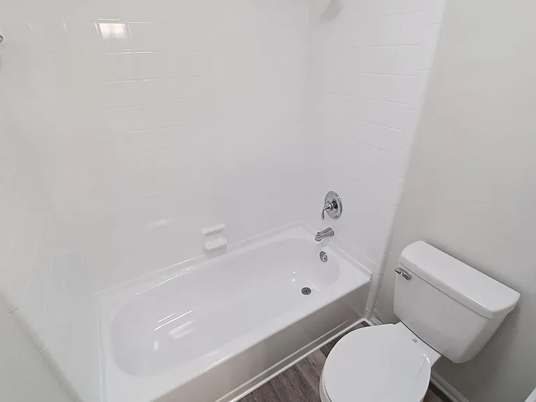 1201 Douglas St #4 — Photo 19