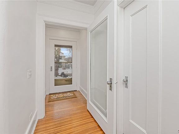 4th image of 49 Albemarle St