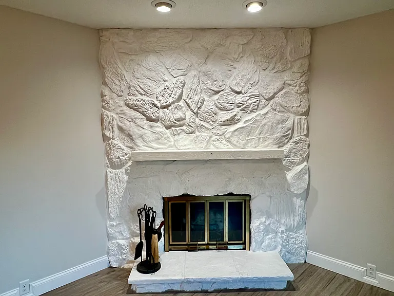 2605 Hathaway Dr — Photo 9