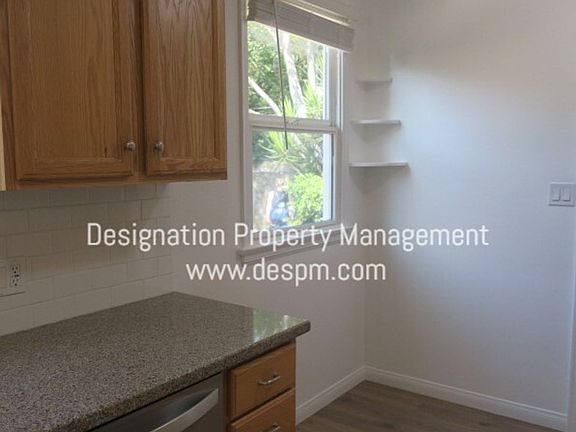 5th image of 925 N California St