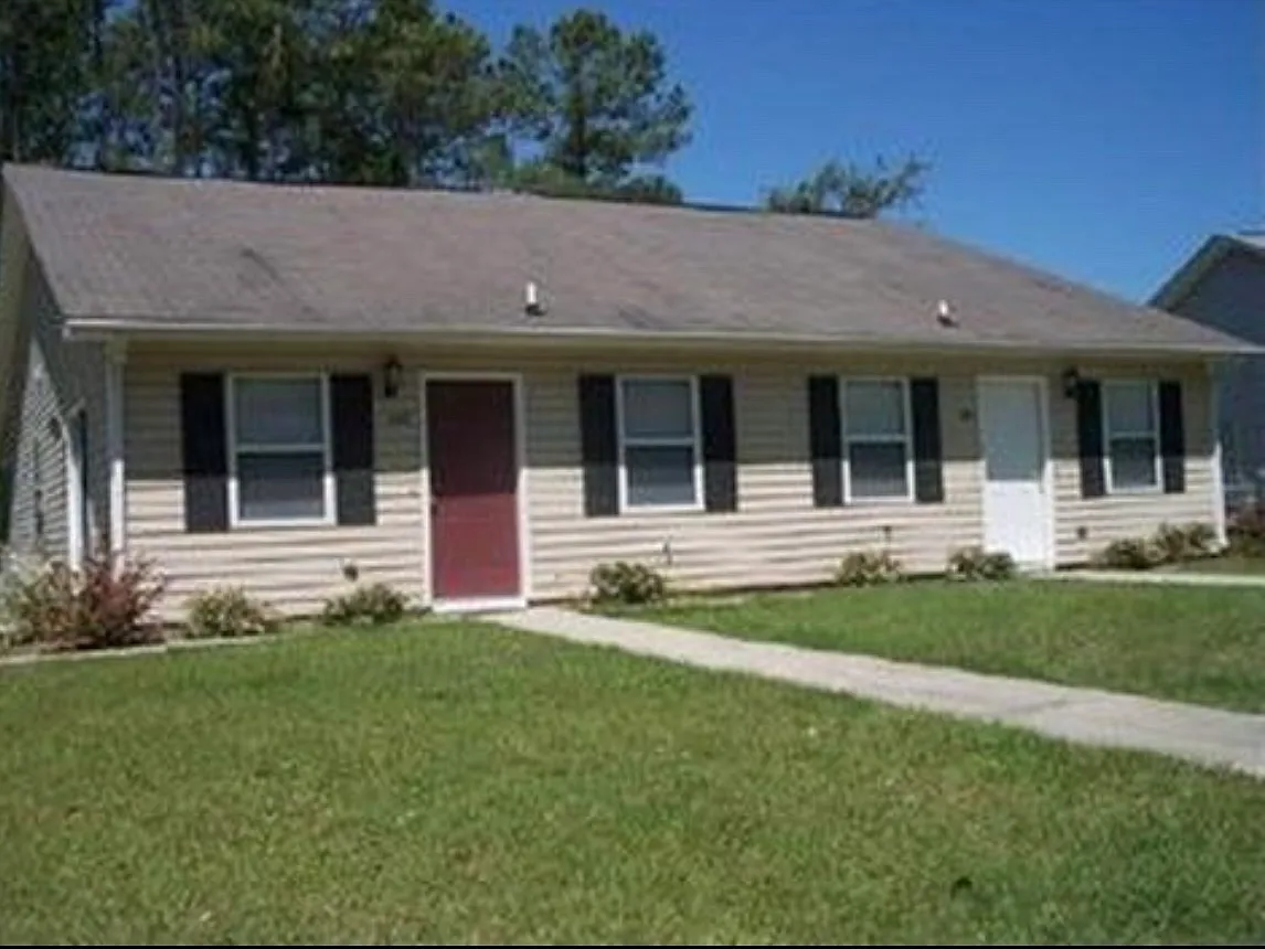 144 E Lakemont Dr — Photo 1