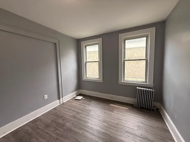 558 Lyons Ave #1L — Photo 8