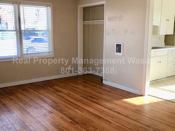 2nd image of 1488 S Green St APT A