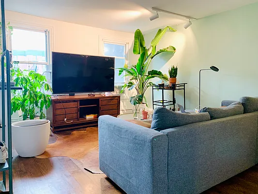 Rented by JB Mac Real Estate Inc. | media 27