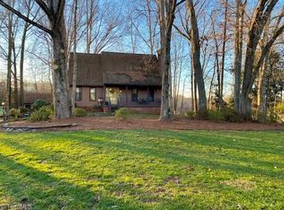 171 Valley Oaks Dr, Advance, NC 27006