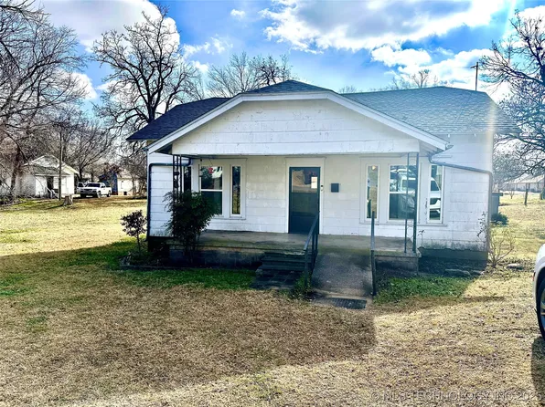 411 W 8th St, Ada, OK 74820