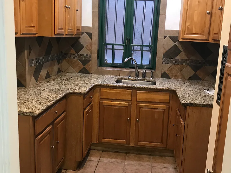 1594 Metropolitan Ave #4E