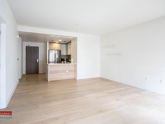 5th image of 451 Donahue St Unit 404