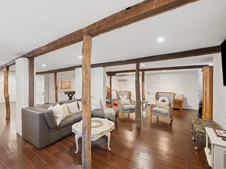 65 Herrick Rd — Photo 30
