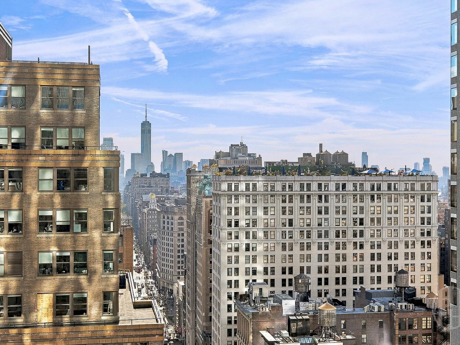 277 5th Avenue — Photo 3
