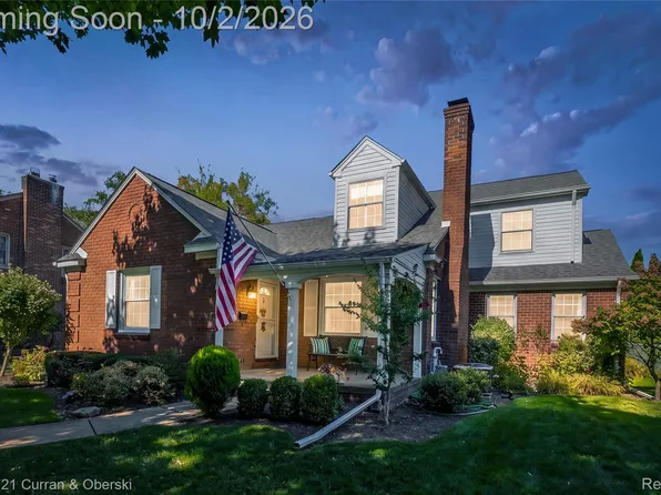 1438 Hawthorne Rd, Grosse Pointe Woods, MI 48236