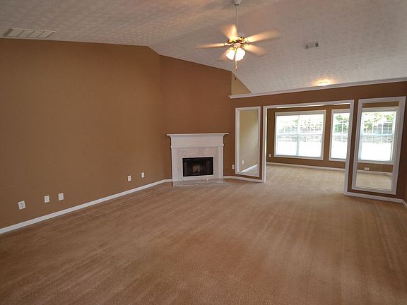 2nd image of 425 Ballyshannon Dr