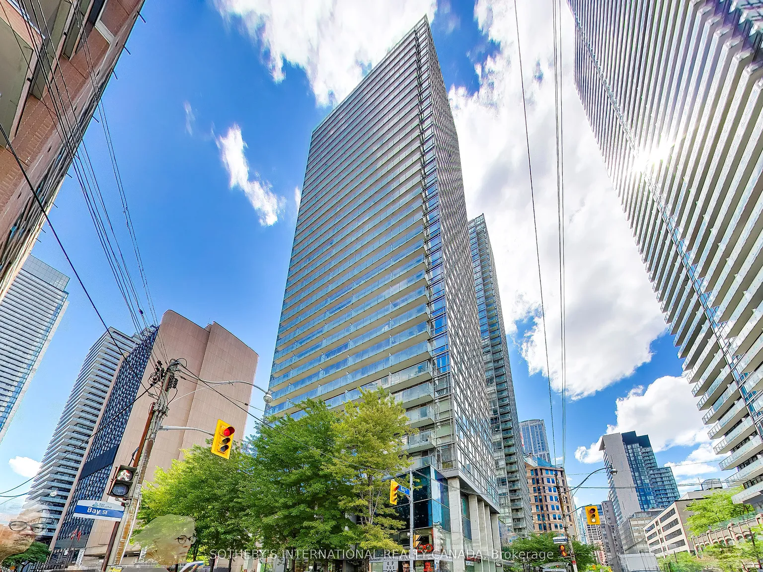 Murano Condos — Photo 1