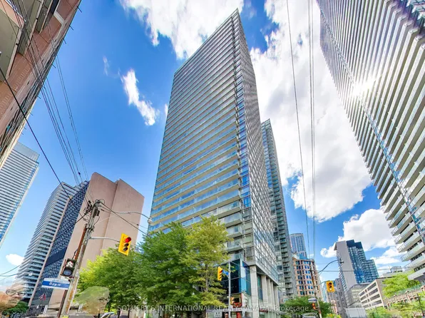 37 Grosvenor St, Toronto, ON