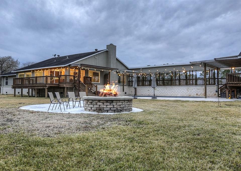 1st image of 19 Wilderness Trl