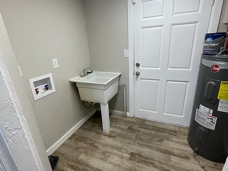 3405 Tarlton Ave — Photo 8