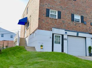 8520 Bridle Rd, Philadelphia, PA 19111