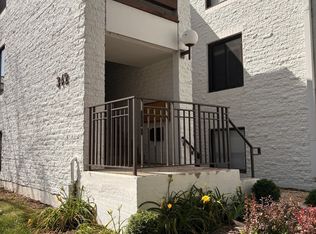 342 W Miner St APT 1A, Arlington Heights, IL 60005