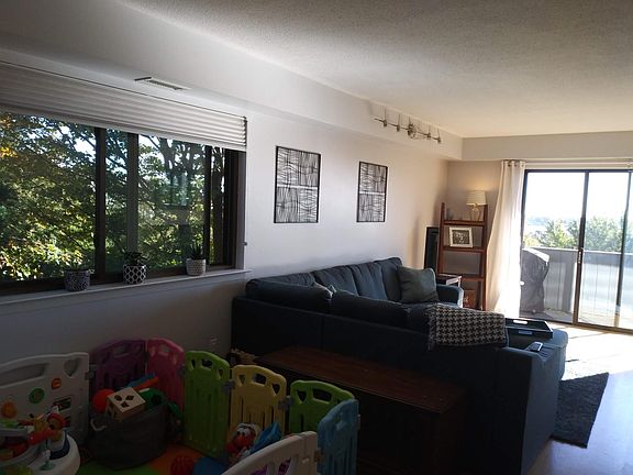 Living room2