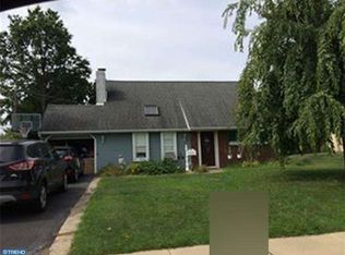 33 Cleft Rock Rd, Levittown, PA 19057