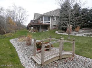 272 Lighthouse Cir, Manistee, MI 49660