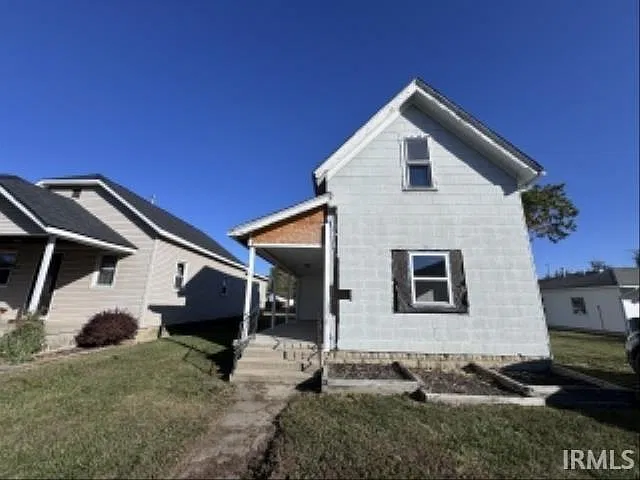 3 bed, 1.0 bath, 1363 sqft, $950 — Photo 1