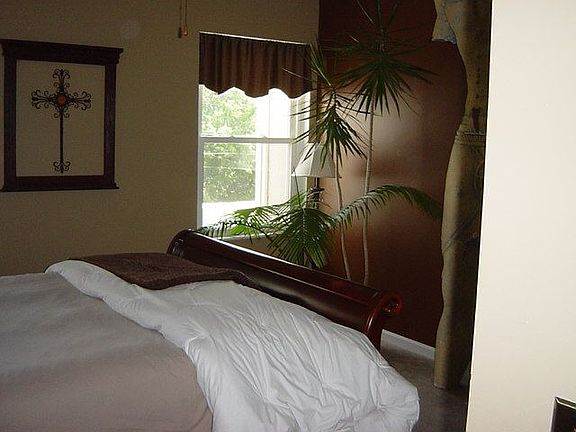 master bedroom w/bath