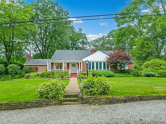 3rd image of 126 Elm Dr
