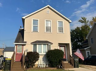 138 1/2 N Sycamore St, Genoa, IL 60135