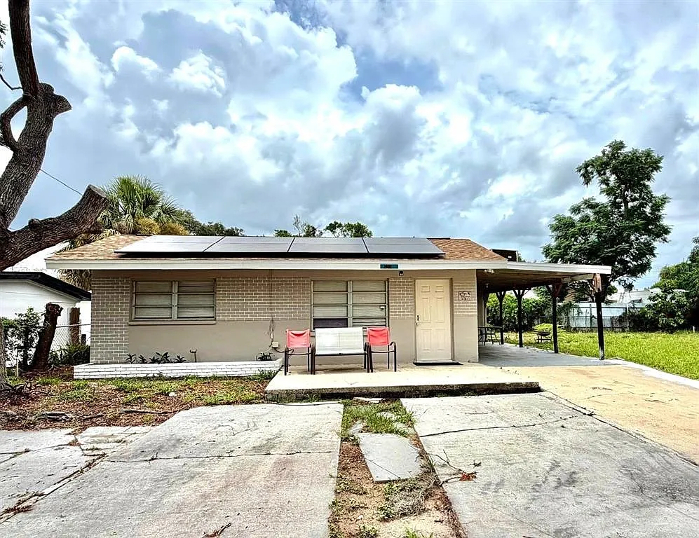 2 bed, 1.0 bath, 900 sqft, $1,650 — Photo 1