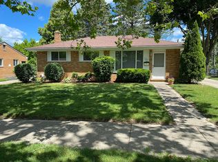 525 Meadow Ln, Rochester, MI 48307