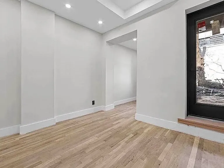 279 S 5th St #1F — Photo 13
