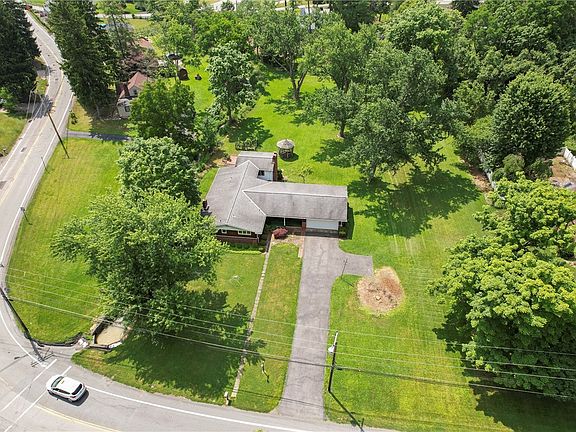3rd image of 1056 Logan Rd