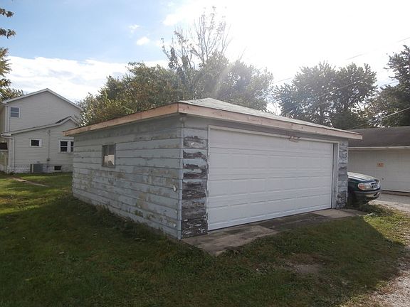 2nd image of 107 S Logan Ave