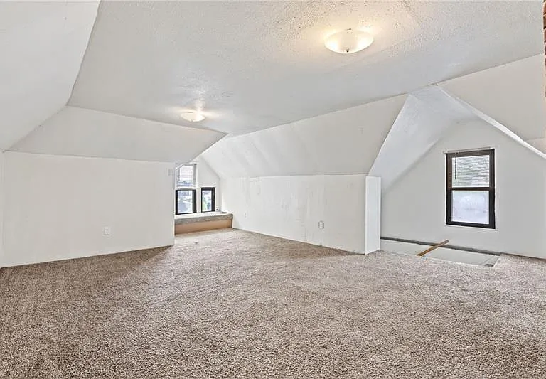 209 E Meyers St — Photo 7