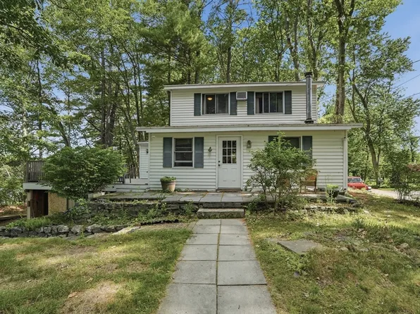 134 Peninsula Dr, Lunenburg, MA 01462