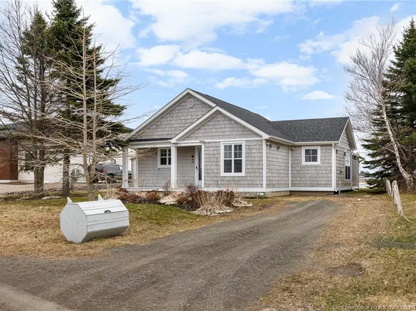 54 Acadie St, Cocagne, NB E4R 5Y6