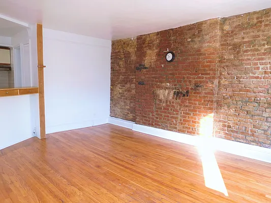 Rented by Renetta Real Estate | media 6