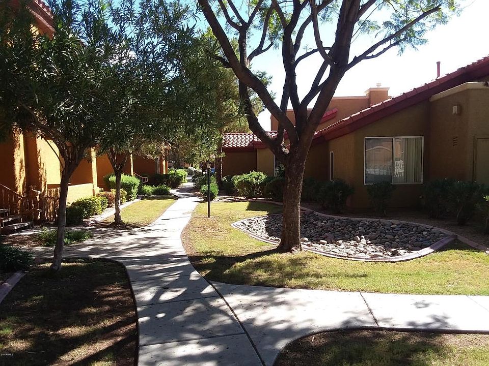 2nd image of 2929 W Yorkshire Dr Unit 1027
