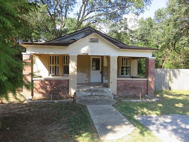 1st image of 538 E Selina St