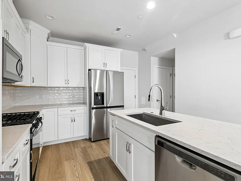 2160 Northbank Pl #166 — Photo 9