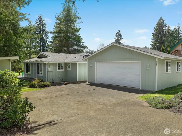 131 N Fairway Drive W, Hoodsport, WA 98548