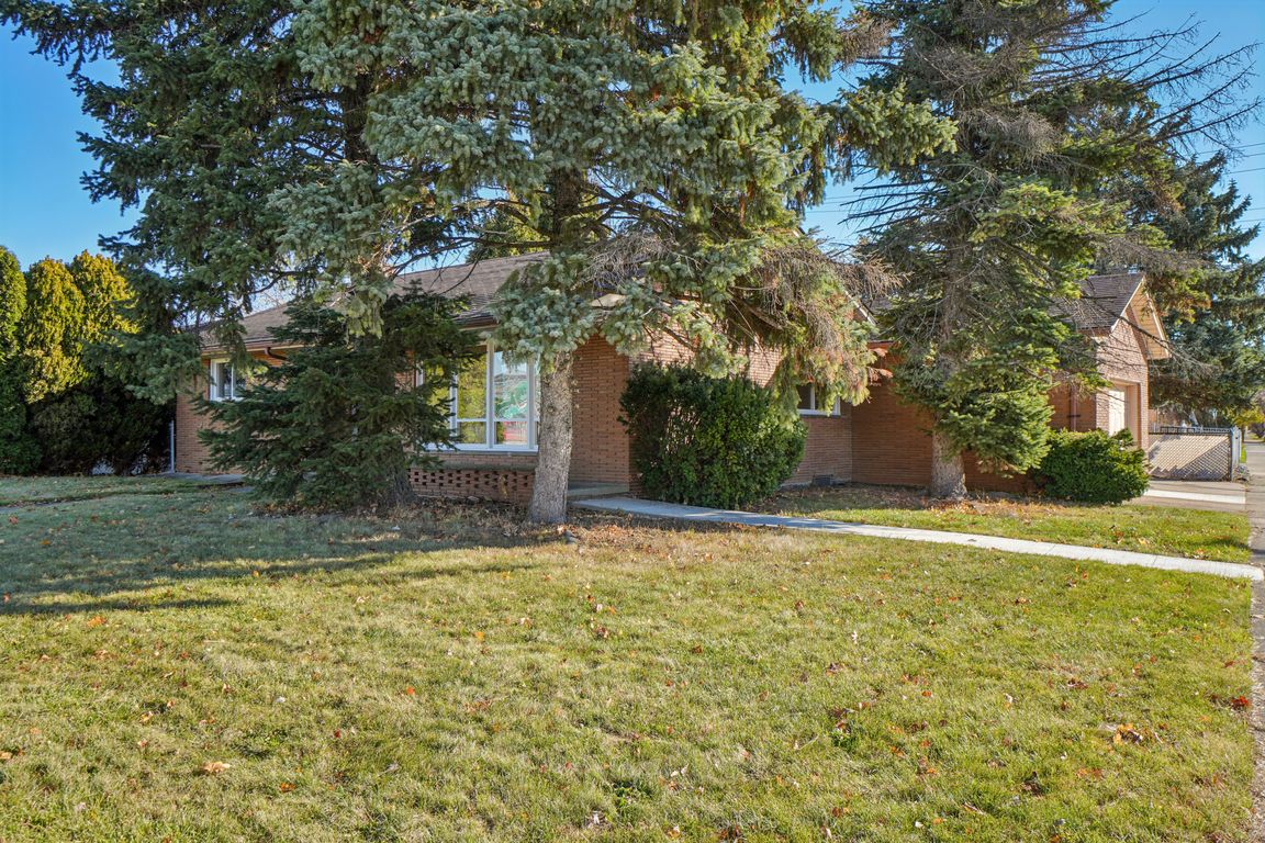 Kelly Rd-S2011-002.jpg