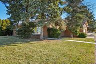 Kelly Rd-S2011-002.jpg