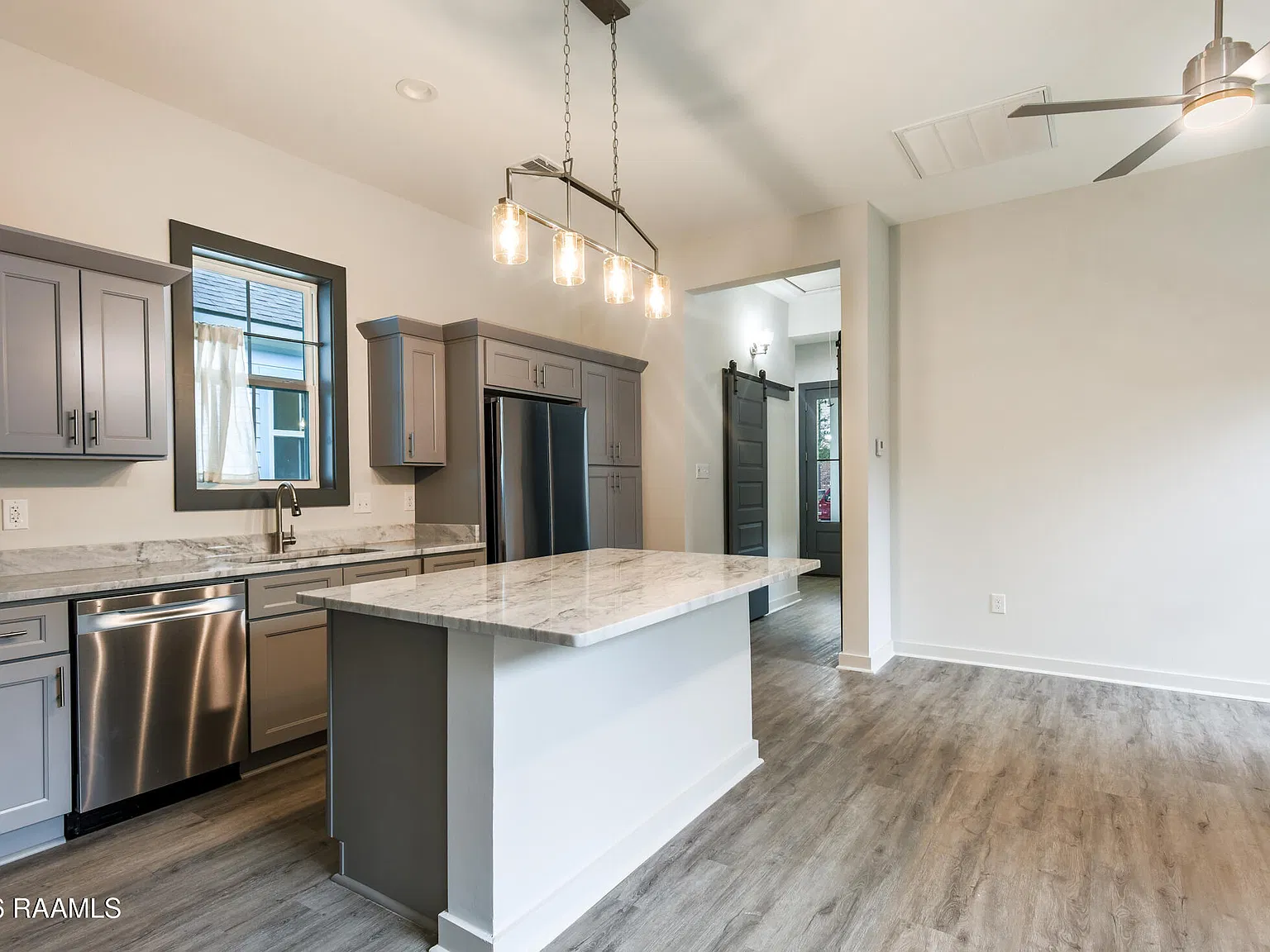 2 bed, 2.5 bath, 1101 sqft, $1,850 — Photo 3