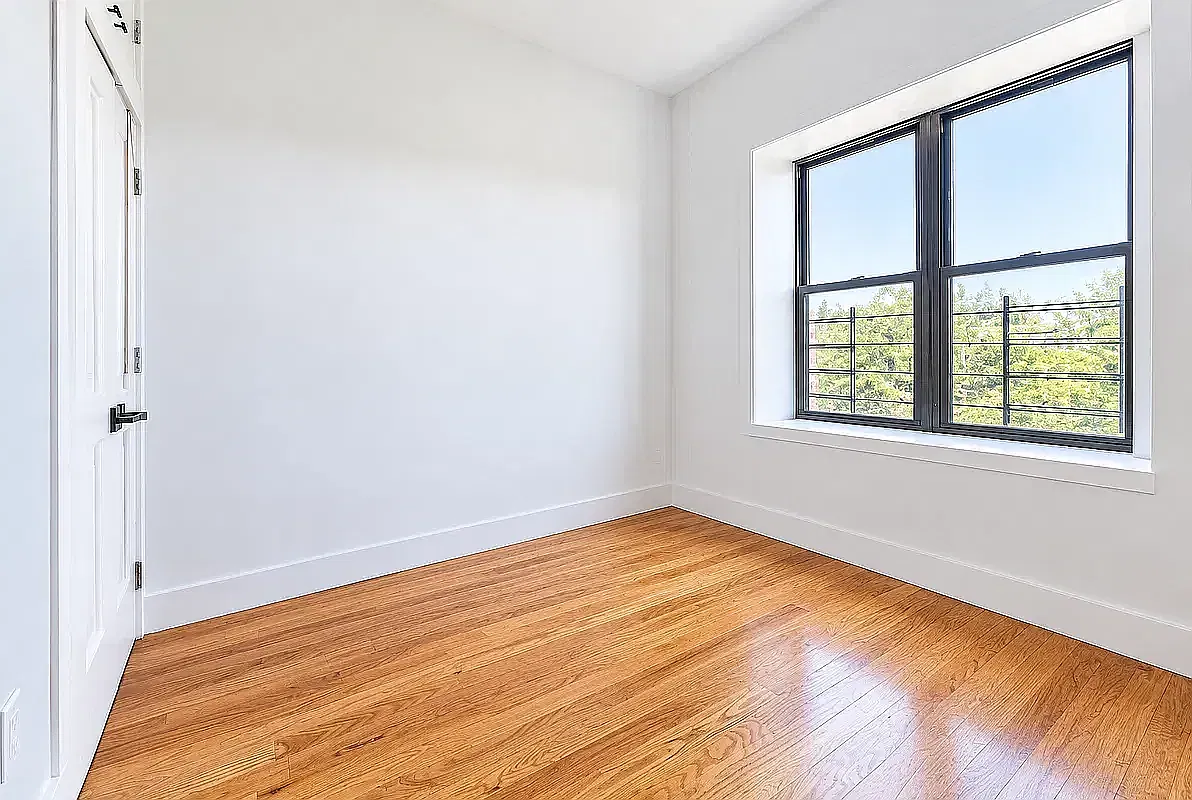 936 De Kalb Avenue — Photo 4