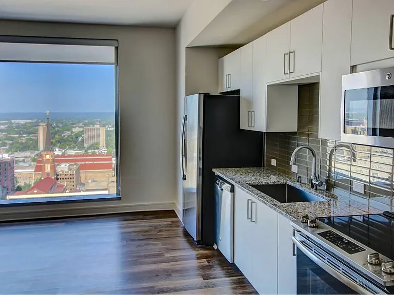 The Residences at OMNI Louisville — Photo 8