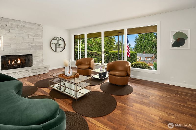 5th image of 6635 57th Avenue NE