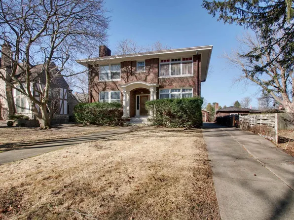 110 West Ave, Quincy, IL 62301